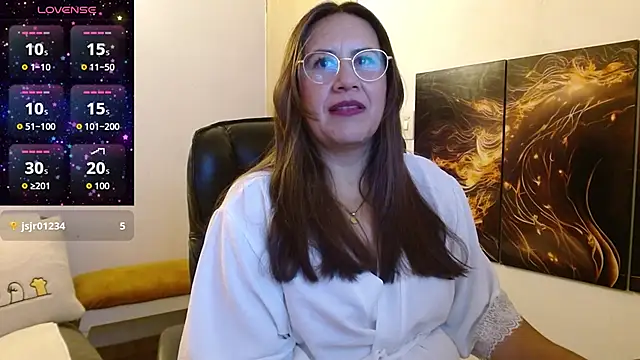 amalia brunette online show from February 11, 1:05 am