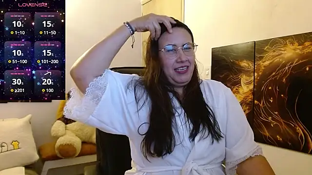 amalia brunette online show from November 26, 1:16 am