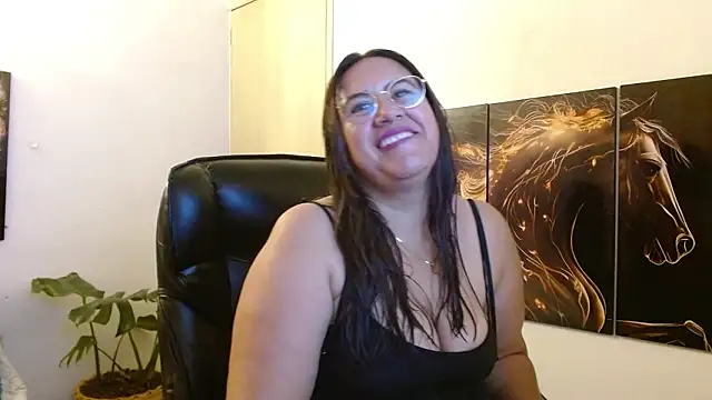 amalia brunette online show from March 18, 7:33 am