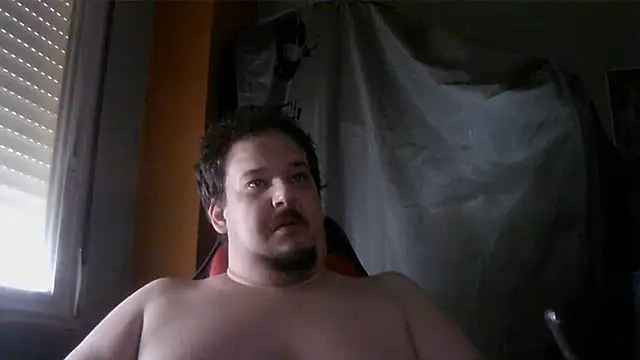 Snapshot of porkorossy chatting on June 18, 7:29 am porkorossy online show from June 18, 7:29 am