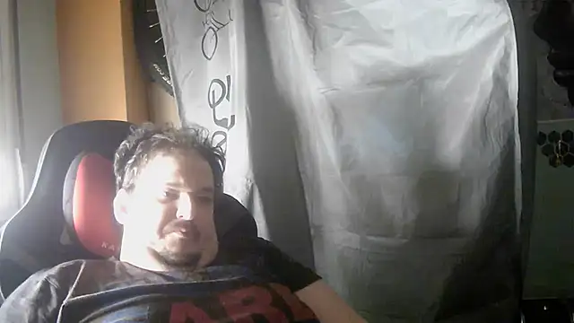 Snapshot of porkorossy chatting on June 6, 1:38 pm porkorossy online show from June 6, 1:38 pm
