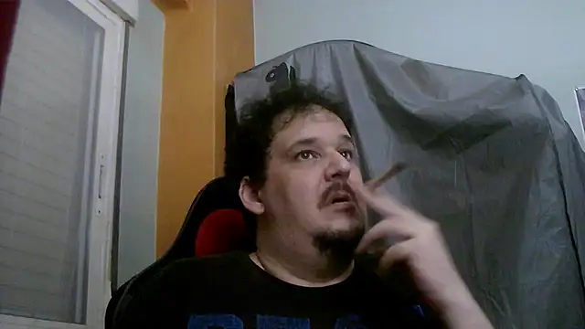 Snapshot of porkorossy chatting on June 5, 8:58 pm porkorossy online show from June 5, 8:58 pm