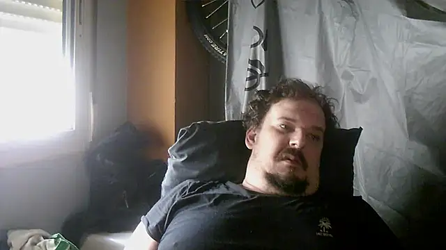 Snapshot of porkorossy chatting on October 15, 7:27 am porkorossy online show from October 15, 7:27 am