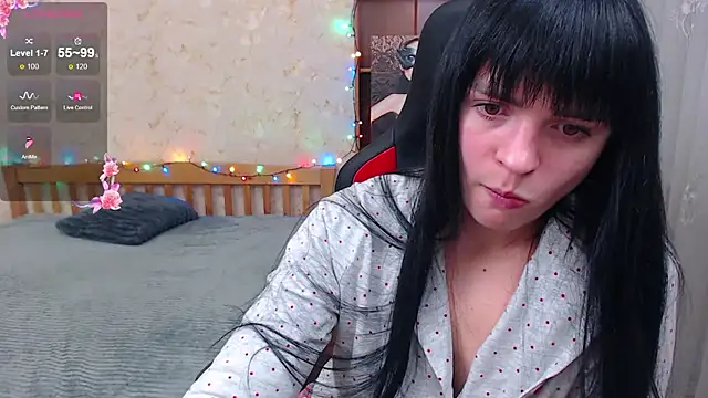 JuicyJess online show from January 10, 8:37 pm