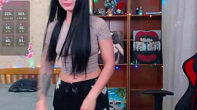 JuicyJess online show from December 3, 8:30 pm