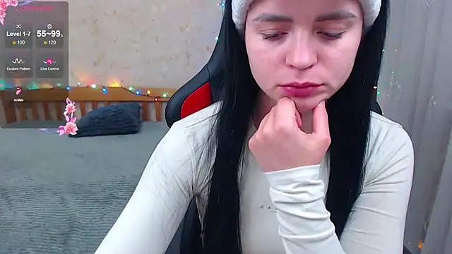 JuicyJess online show from December 19, 8:55 pm