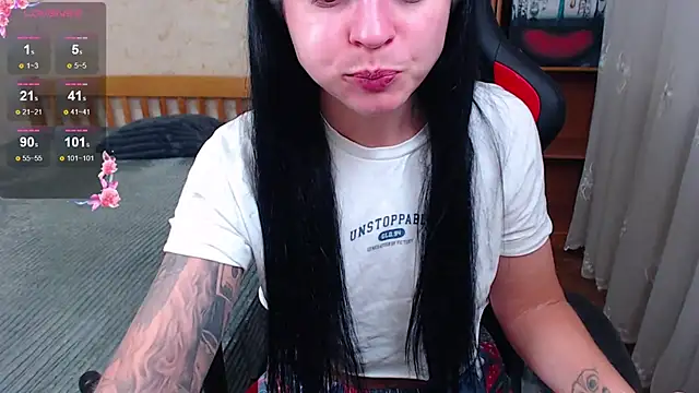 JuicyJess online show from November 6, 8:35 pm