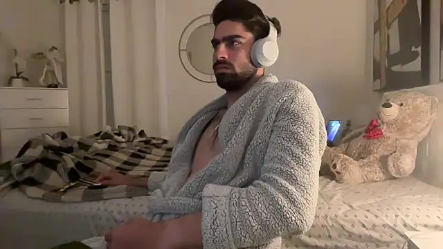 Snapshot of Carlos-195- chatting on November 1, 6:08 am Carlos-195- online show from November 1, 6:08 am