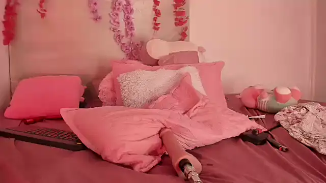 Snapshot of TiiffanyEvans1 chatting on March 9, 12:10 am TiiffanyEvans1 online show from March 9, 12:10 am