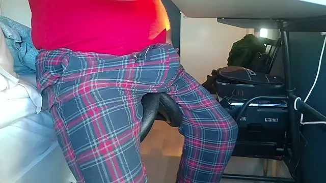 dutch-horny-daddy online show from January 8, 11:49 am