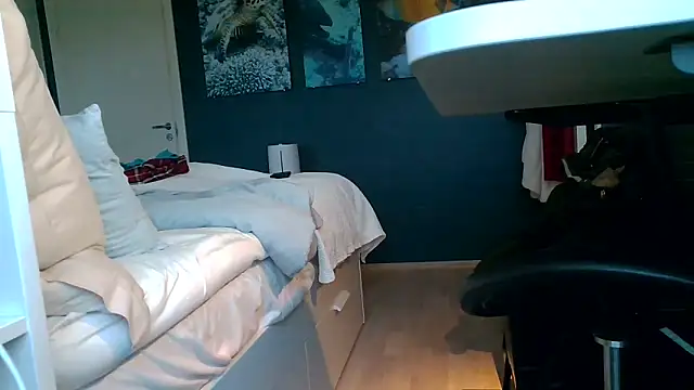 dutch-horny-daddy online show from February 3, 8:08 am