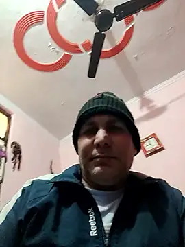 Snapshot of ZIMMY25 chatting on January 14, 3:32 am ZIMMY25 online show from January 14, 3:32 am