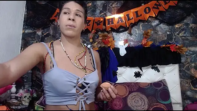 Snapshot of DesireDirtyTS__ chatting on October 31, 10:27 pm DesireDirtyTS online show from October 31, 10:27 pm