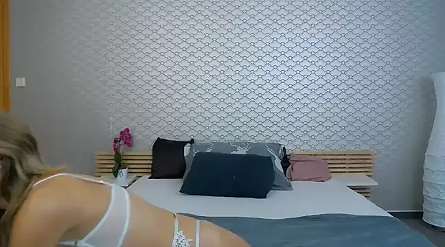 Snapshot of RebekaRalf chatting on March 5, 7:17 pm RebekaRalf online show from March 5, 7:17 pm