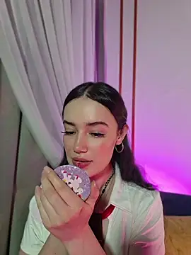 Snapshot of Kate_Amaretto_ chatting on May 20, 1:35 am Kate Amaretto online show from May 20, 1:35 am