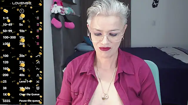 Snapshot of scarlett_paris22 chatting on February 19, 11:36 pm scarlett paris22 online show from February 19, 11:36 pm