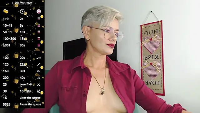 Snapshot of scarlett_paris22 chatting on February 12, 2:14 am scarlett paris22 online show from February 12, 2:14 am