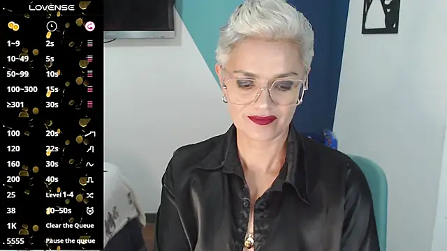 Snapshot of scarlett_paris22 chatting on March 8, 12:22 am scarlett paris22 online show from March 8, 12:22 am