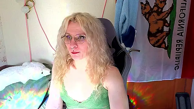 Lori Myaf online show from April 2, 1:18 pm