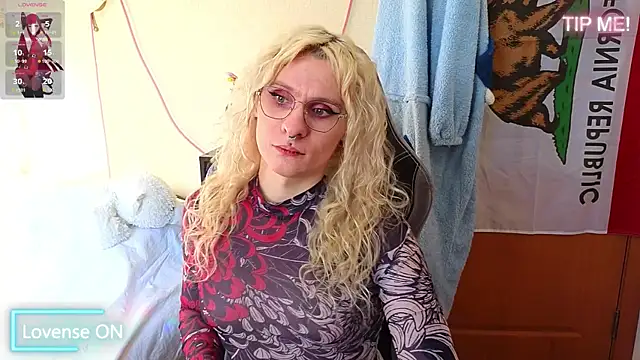 Lori Myaf online show from April 22, 2:35 pm