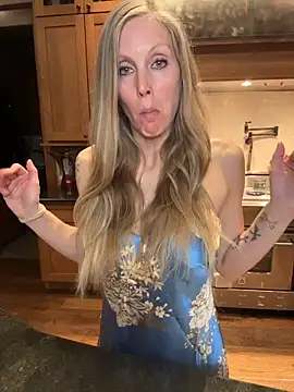 ItsDanniG online show from March 26, 2:43 am