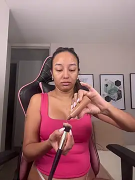 Snapshot of DianaHopson chatting on November 1, 11:26 am DianaHopson online show from November 1, 11:26 am