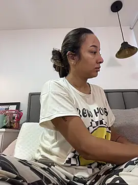 Snapshot of DianaHopson chatting on December 14, 11:49 am DianaHopson online show from December 14, 11:49 am