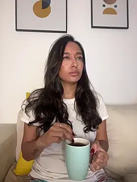 Snapshot of DianaHopson chatting on February 17, 11:40 am DianaHopson online show from February 17, 11:40 am