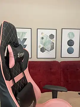 Snapshot of DianaHopson chatting on March 20, 1:59 pm DianaHopson online show from March 20, 1:59 pm