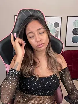 Snapshot of DianaHopson chatting on March 21, 2:18 pm DianaHopson online show from March 21, 2:18 pm