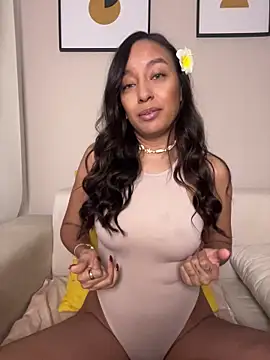 DianaHopson online show from March 5, 10:45 am