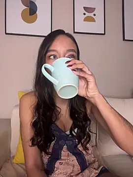 Snapshot of DianaHopson chatting on February 24, 11:22 am DianaHopson online show from February 24, 11:22 am