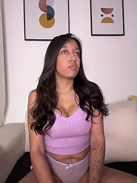 Snapshot of DianaHopson chatting on February 11, 11:43 am DianaHopson online show from February 11, 11:43 am