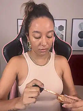 Snapshot of DianaHopson chatting on March 19, 11:17 am DianaHopson online show from March 19, 11:17 am