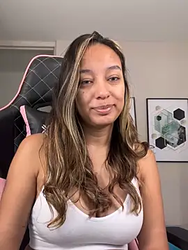 Snapshot of DianaHopson chatting on October 4, 11:45 am DianaHopson online show from October 4, 11:45 am