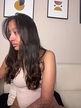 DianaHopson online show from May 17, 10:48 am