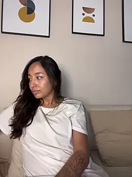 DianaHopson online show from April 5, 7:09 pm