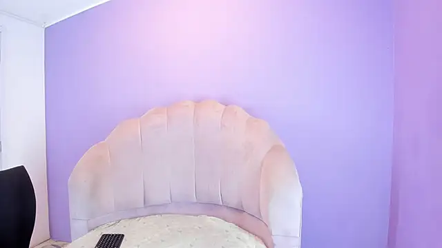 Shanelle   online show from April 10, 10:17 pm