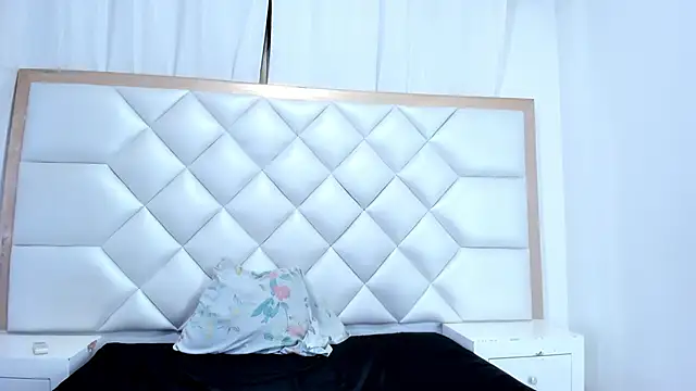 Shanelle   online show from November 3, 1:58 pm