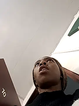 Shanelle   online show from February 25, 1:44 pm