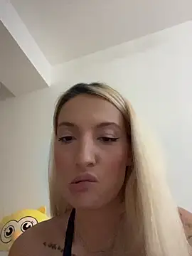 Snapshot of Ella_Charm chatting on September 27, 4:35 pm Ella Charm online show from September 27, 4:35 pm