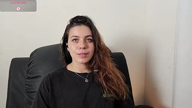 Snapshot of irinasweet27 chatting on October 25, 2:22 am irinasweet27 online show from October 25, 2:22 am