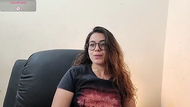 Snapshot of irinasweet27 chatting on November 16, 1:21 am irinasweet27 online show from November 16, 1:21 am