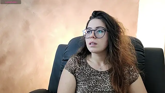 irinasweet27 online show from December 21, 1:35 pm