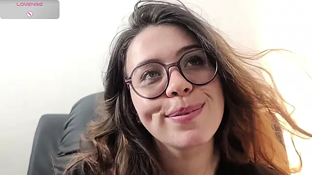 Snapshot of irinasweet27 chatting on October 24, 12:31 am irinasweet27 online show from October 24, 12:31 am