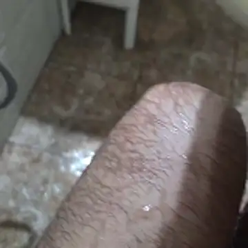 Snapshot of surfer_fun29 chatting on February 11, 3:39 am surfer fun29 online show from February 11, 3:39 am