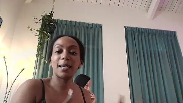 ROXYNL online show from February 19, 5:54 pm