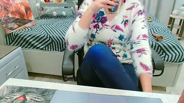 EveLove33 online show from April 3, 4:35 pm