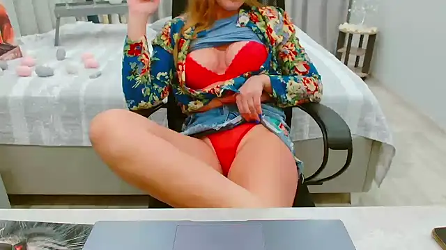 EveLove33 online show from May 17, 5:24 pm
