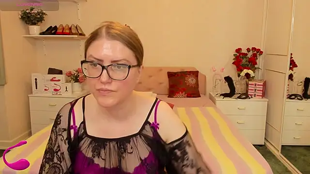 AmandamurX online show from June 24, 1:32 pm